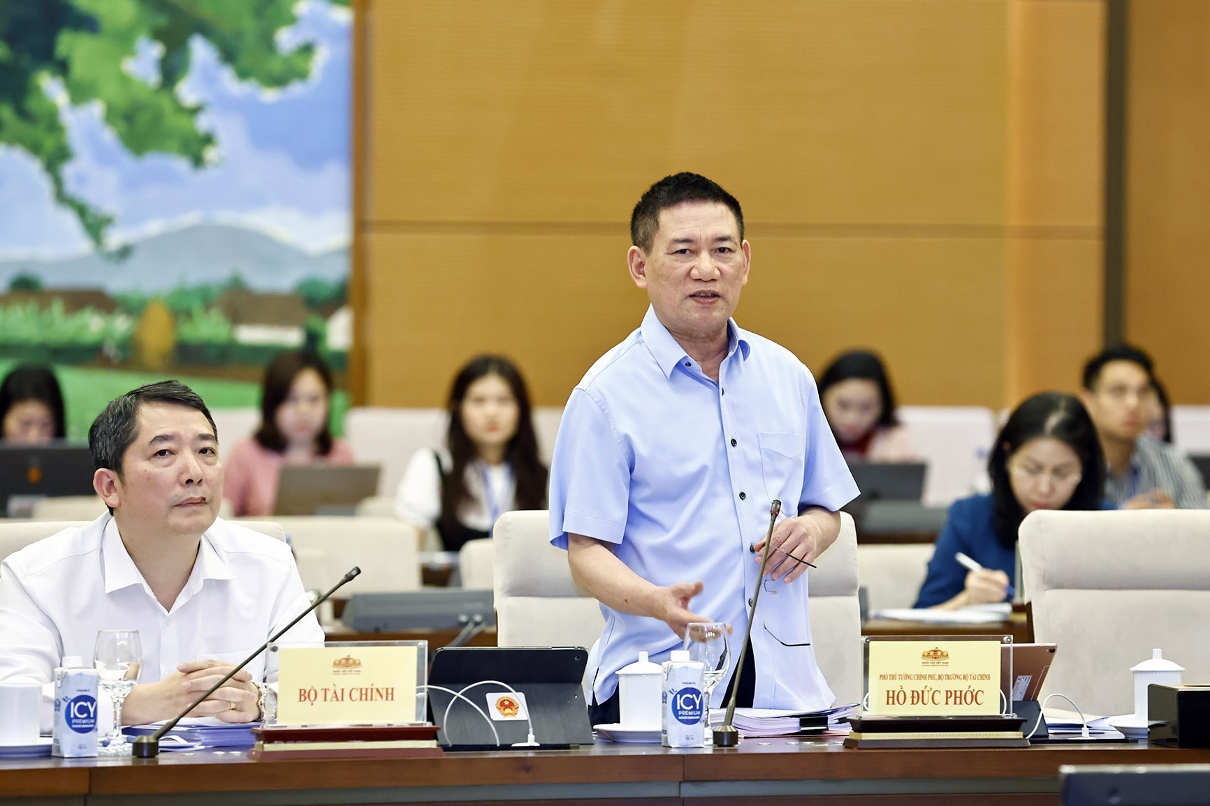 Phó Thủ tướng Chính phủ, Bộ trưởng Bộ Tài chính Hồ Đức Phơ phát biểu.