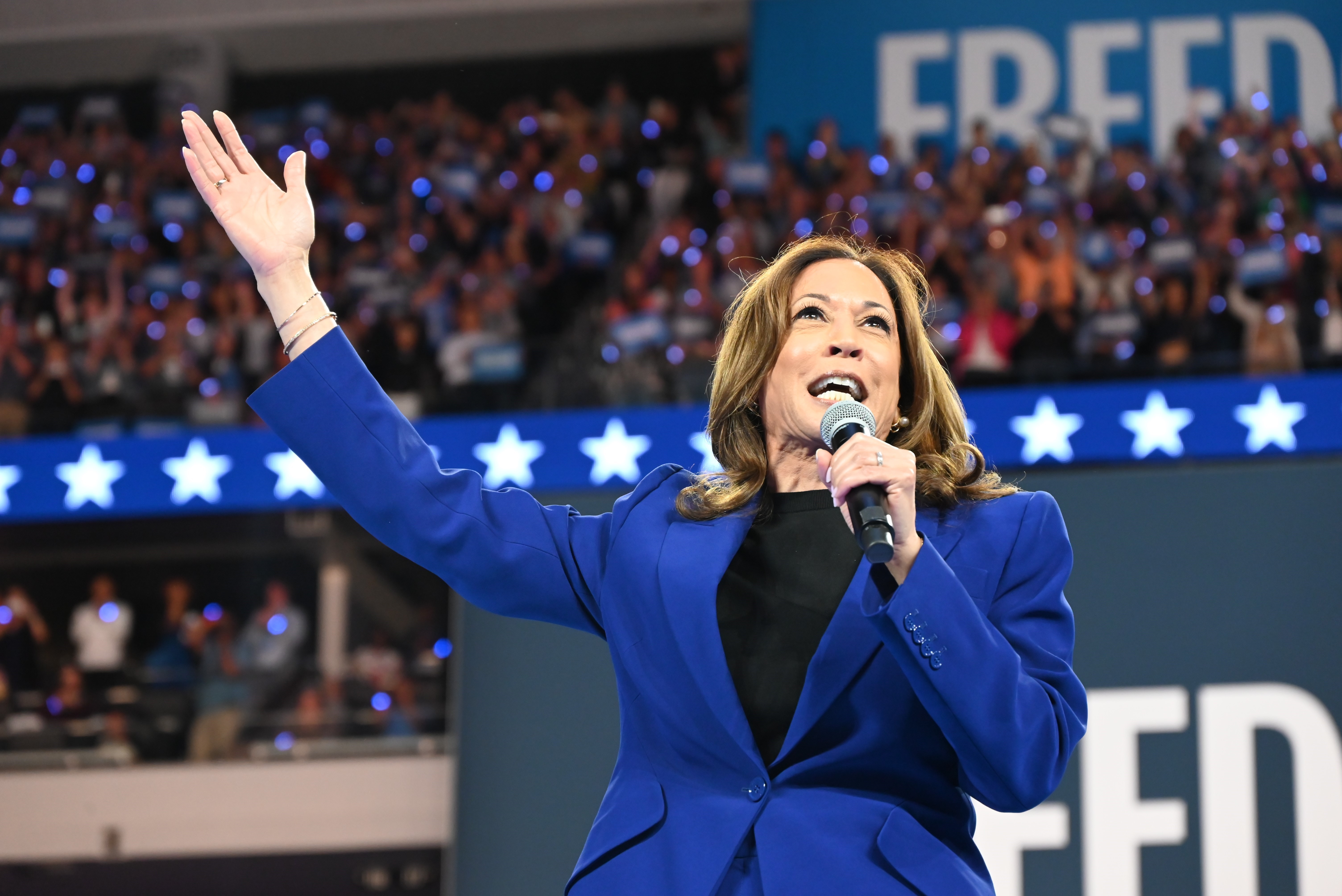 Ứng cử viên Kamala Harris của đảng Dân chủ vận động tranh cử tại bang Wisconsin, Mỹ.