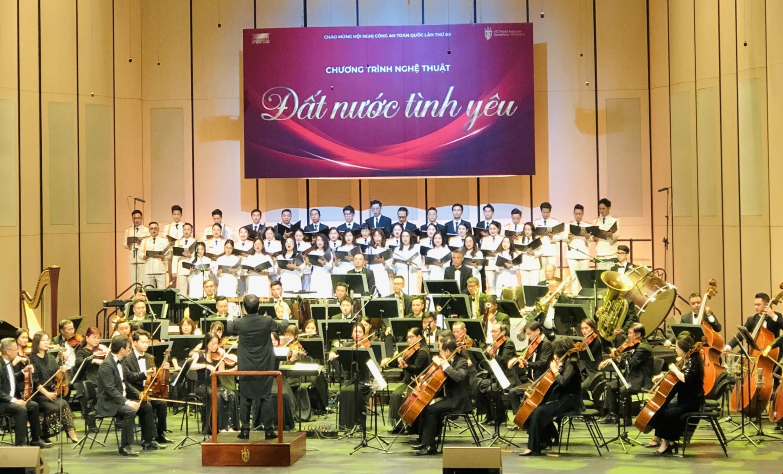 Tiết mục biểu diễn tại chương trình.
