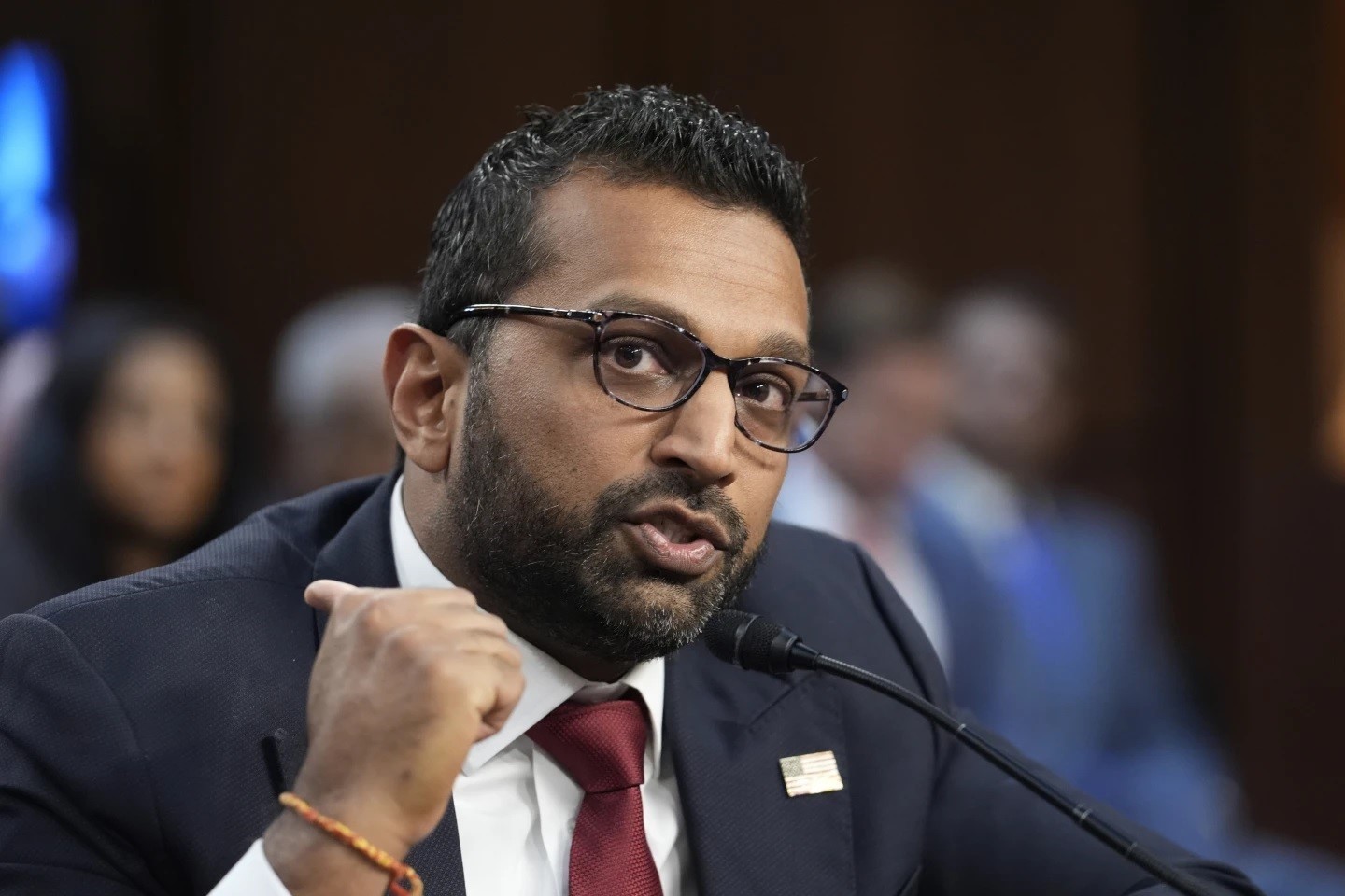 Ông Kash Patel tại phiên điều trần trước Ủy ban Tư pháp Thượng viện Mỹ ở Washington, DC ngày 30/1/2025. Ảnh: AP/TTXVN
