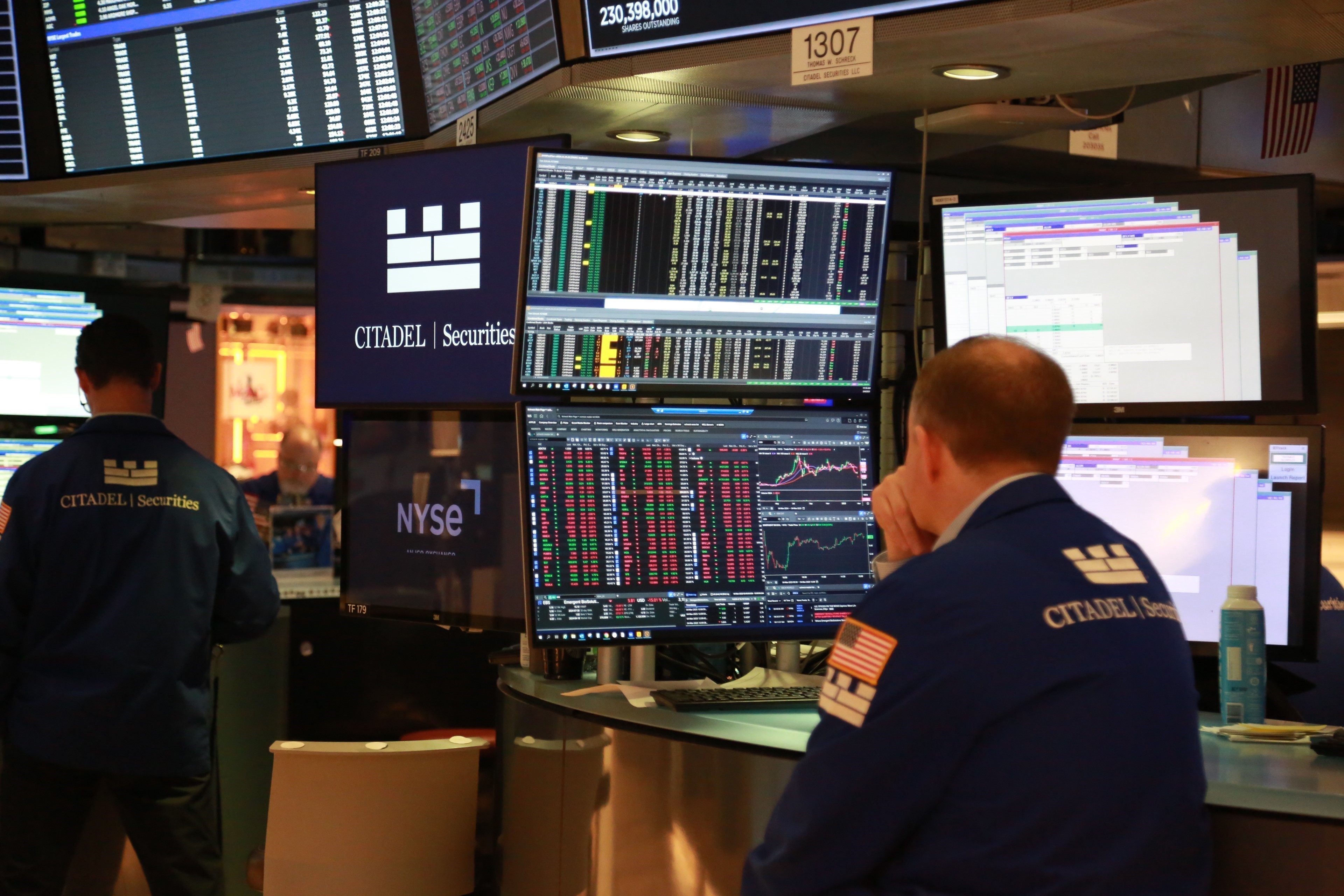 Các chỉ số chứng khoán chủ lực của Mỹ là: Nasdaq, Down Jones và S&P 500 đều giảm trên sàn giao dịch chứng khoán New York. Ảnh: THX/TTXVN