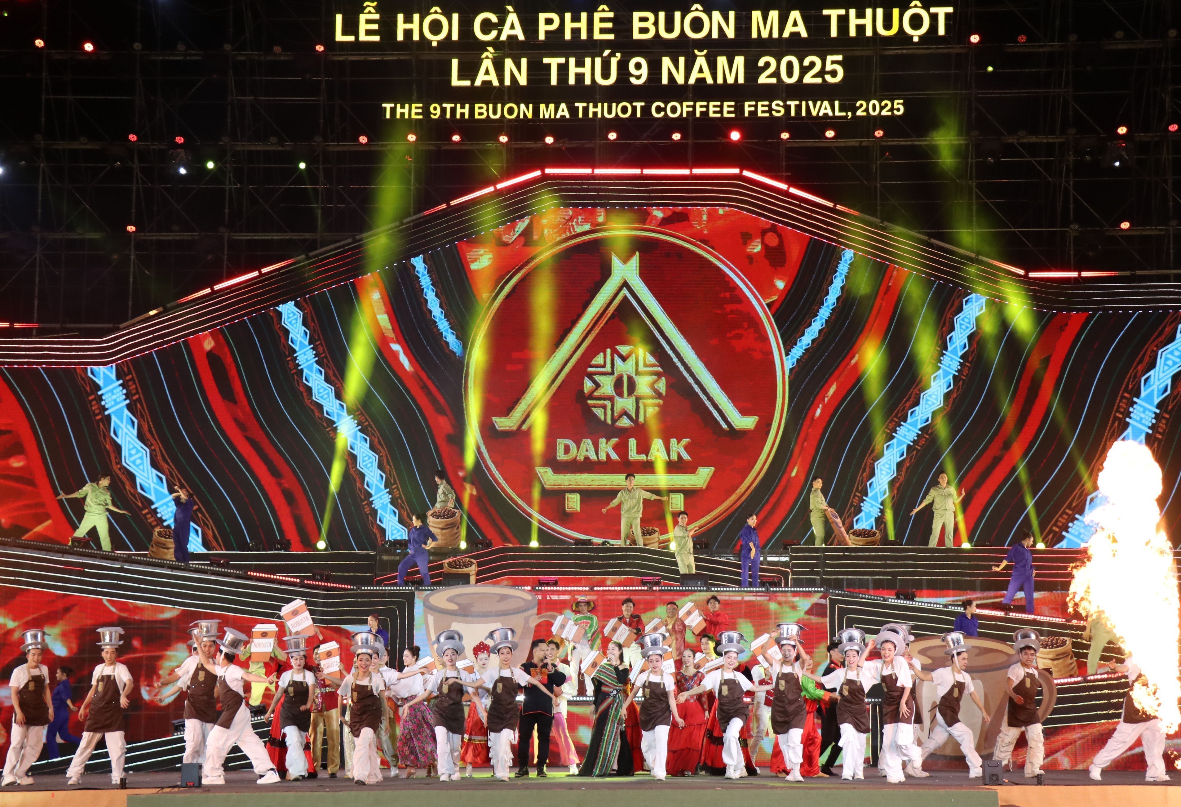 Chương trình nghệ thuật đặc sắc về chủ đề cà phê tại lễ bế mạc.