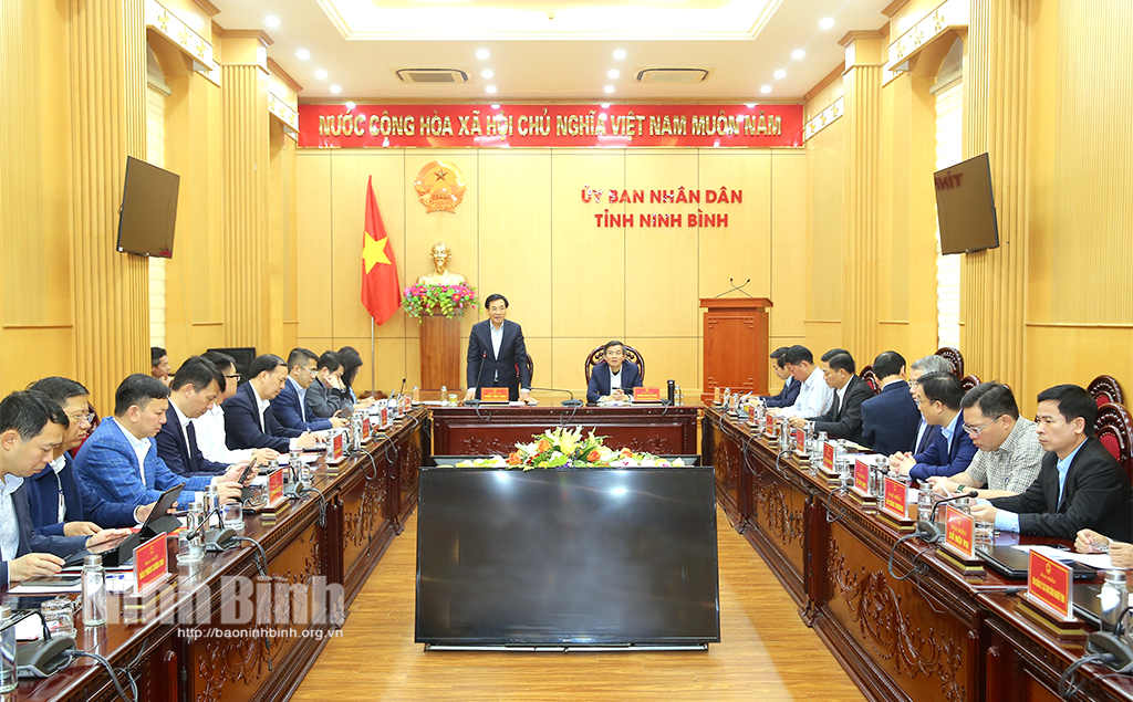 Quang cảnh buổi làm việc.