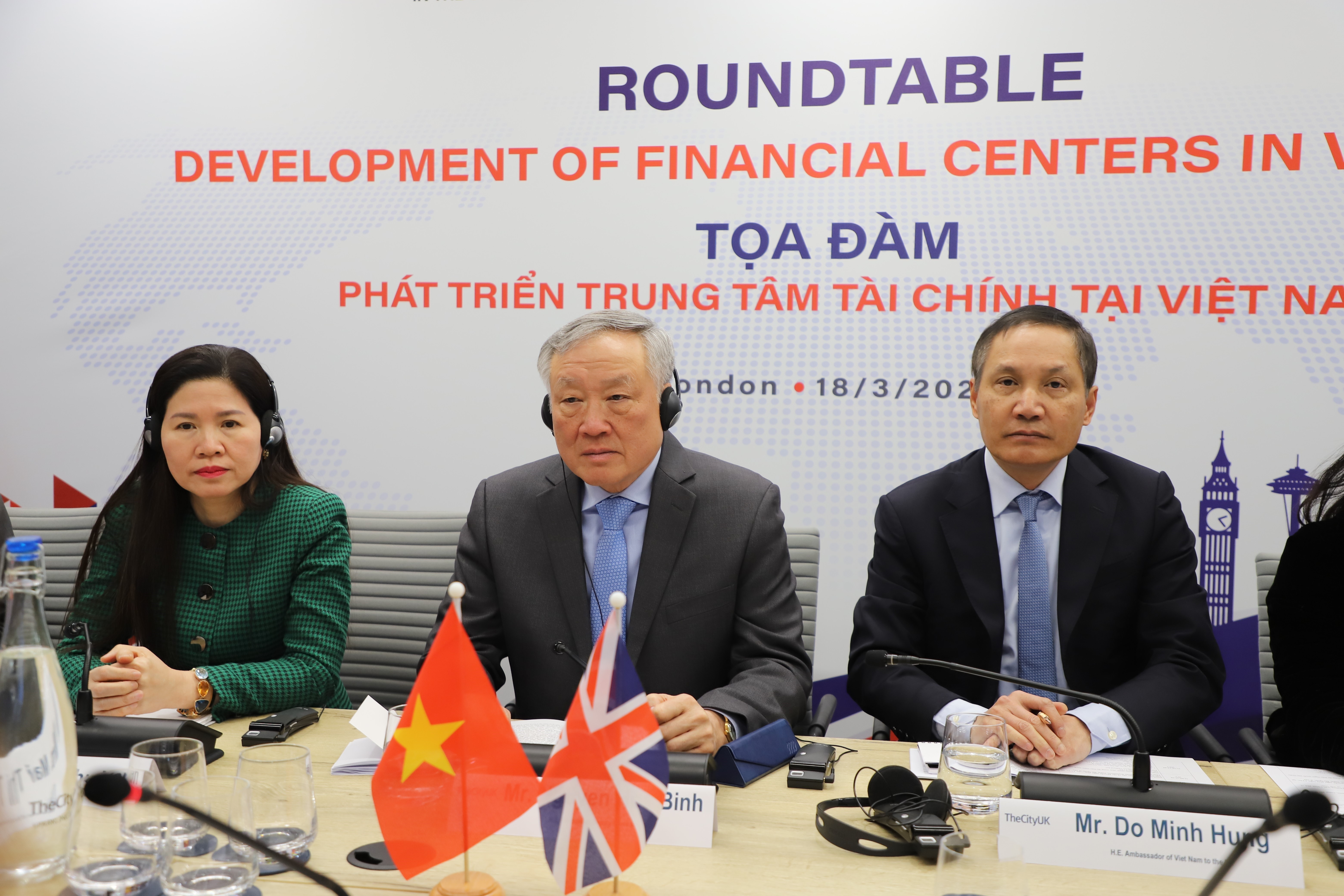Phó Thủ tướng Thường trực Chính phủ Nguyễn Hòa Bình phát biểu tại Tọa đàm xây dựng và phát triển trung tâm tài chính quốc tế. Ảnh: Hữu Tiến/TTXVN