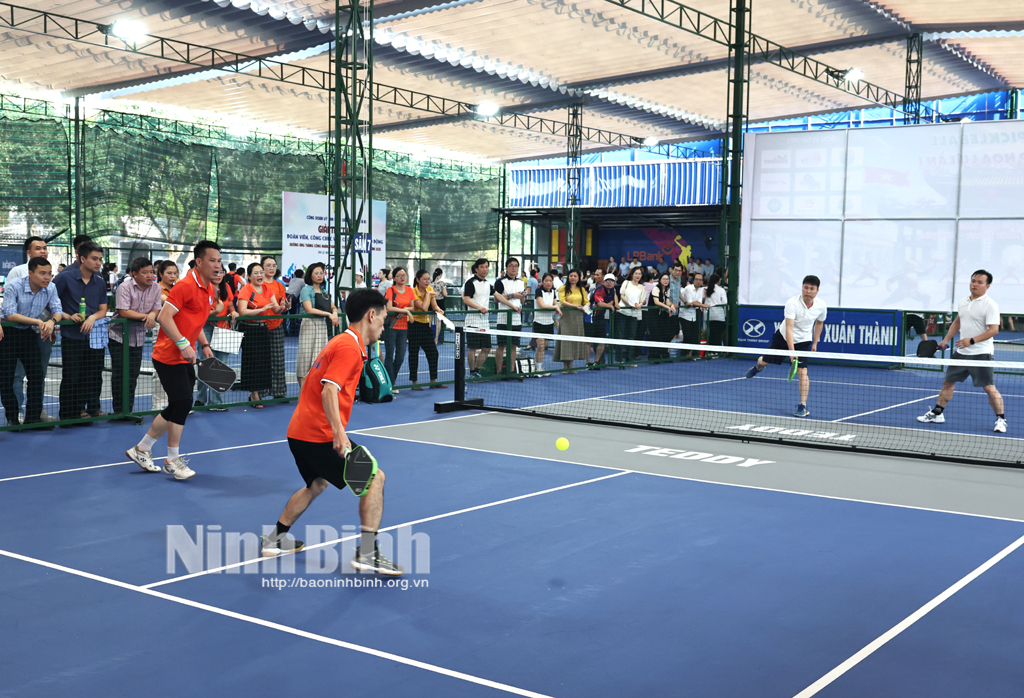 Trận thi đấu môn Pickleball nội dung đôi nam lãnh đạo.