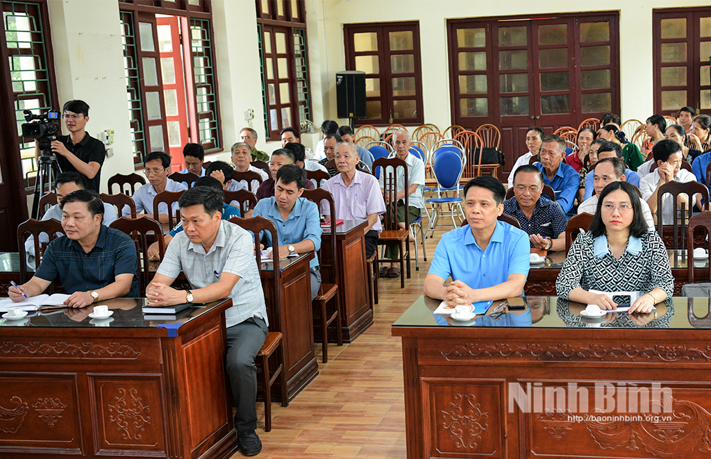 Các đại biểu dự hội nghị.