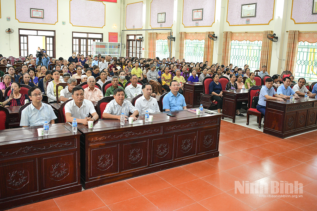 Các đại biểu dự hội nghị.
