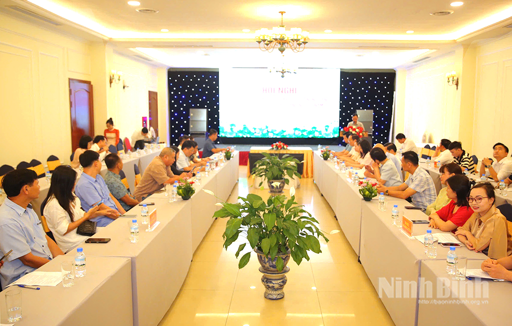 Các đại biểu dự hội nghị.