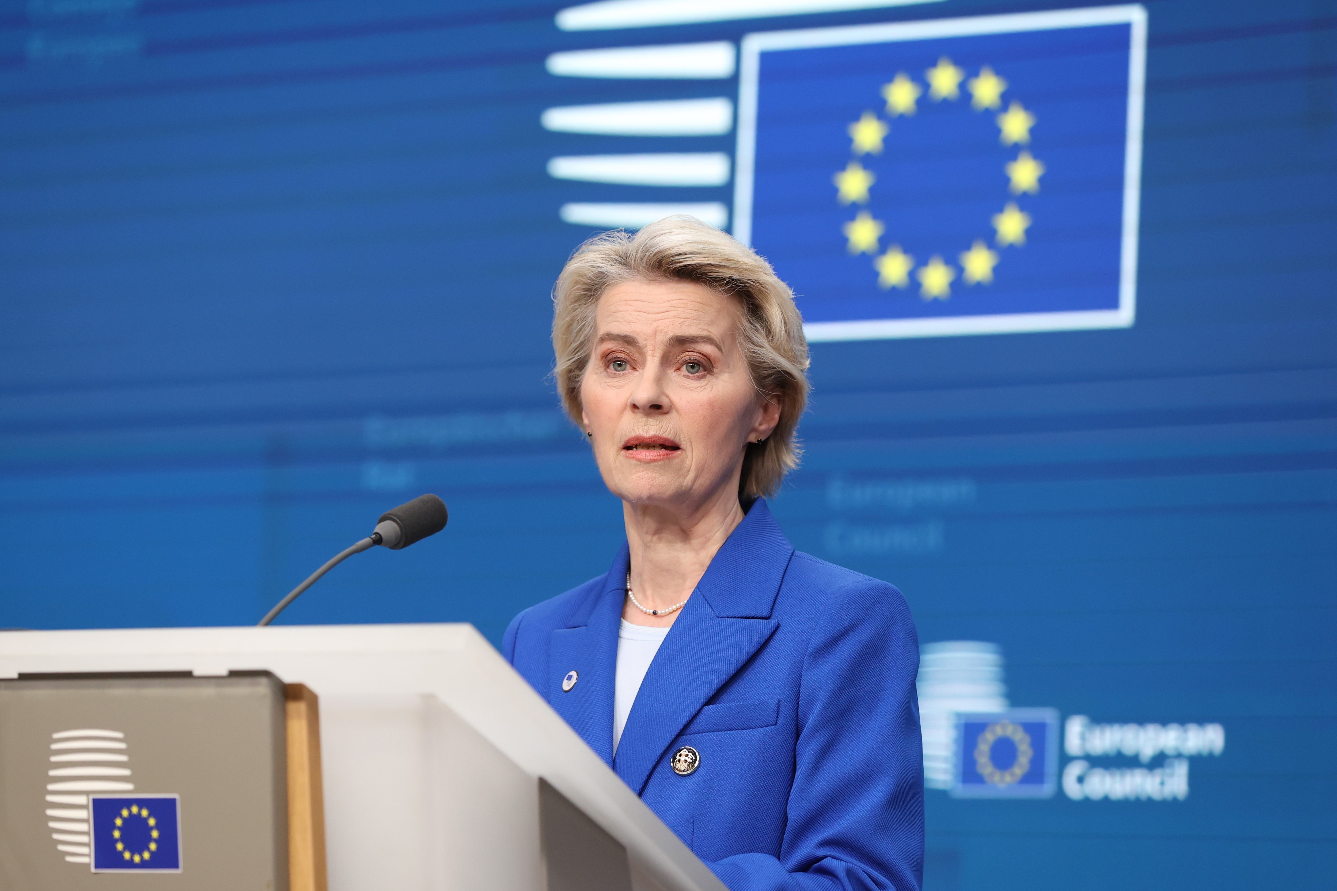 Chủ tịch Ủy ban châu Âu (EC) Ursula von der Leyen phát biểu tại buổi họp báo ở Brusssels, Bỉ.