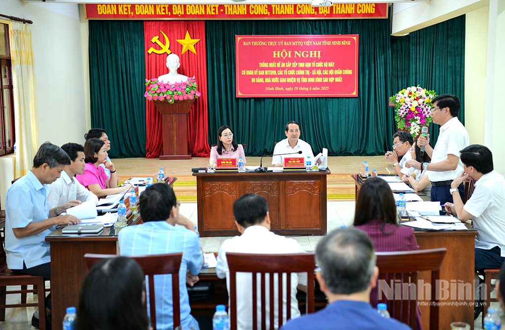 Quang cảnh hội nghị.
