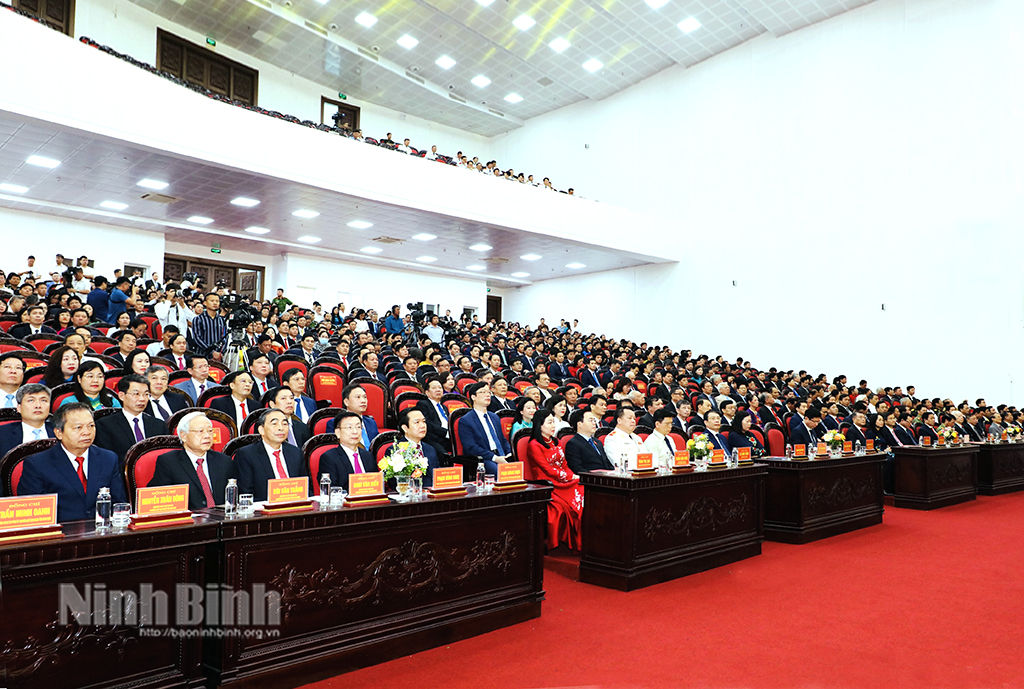 Các đại biểu dự Lễ công bố.