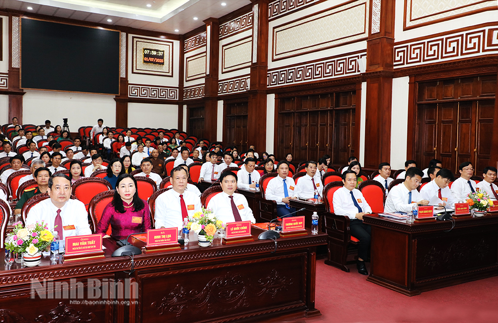 Các đại biểu dự khai mạc Kỳ họp.