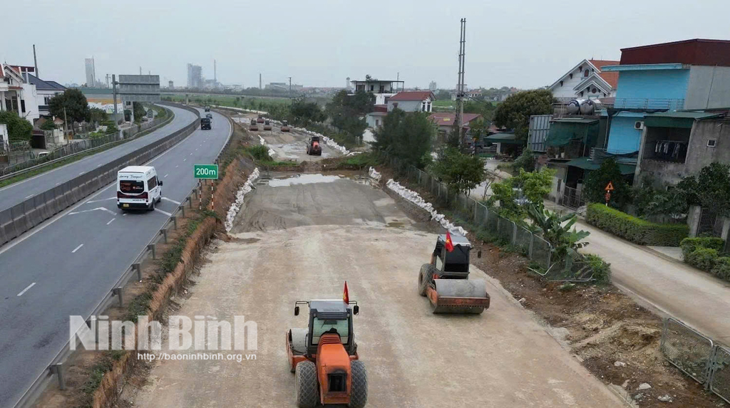 Thi công dự án mở rộng cao tốc phía Đông đoạn Cao Bồ - Mai Sơn.