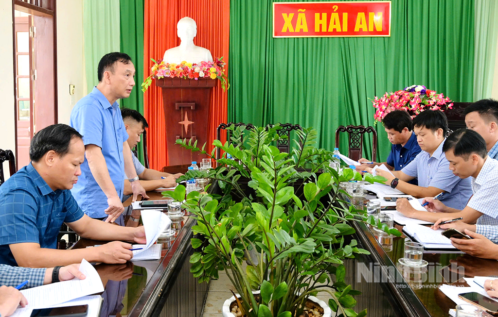 Quang cảnh buổi làm việc tại xã Hải An.