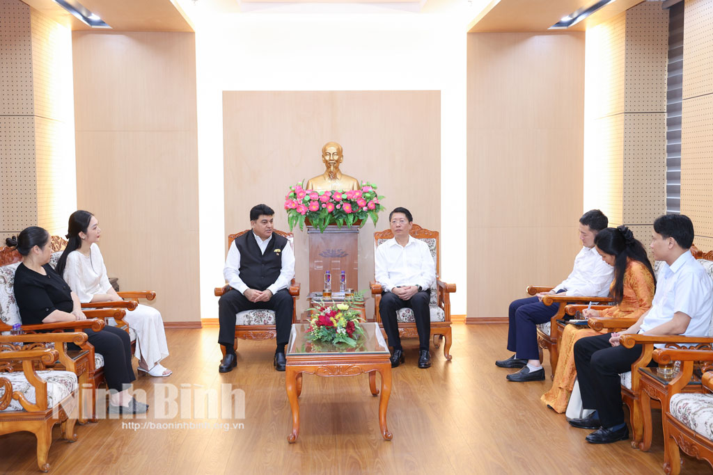 Quang cảnh buổi tiếp xã giao.