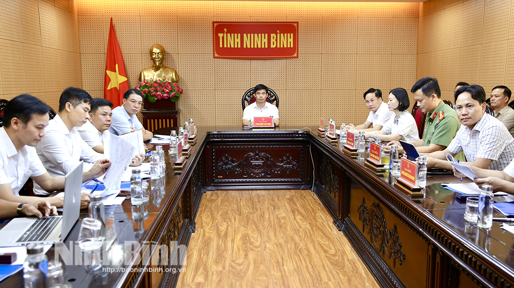 Các đại biểu dự hội nghị tại điểm cầu Ninh Bình.