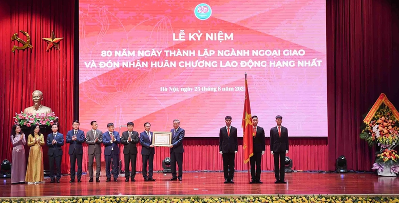 Tổng Bí thư Tô Lâm: Ngoại giao thắp sáng niềm tin về một thế giới hòa bình, hợp tác và phát triển- Ảnh 5.