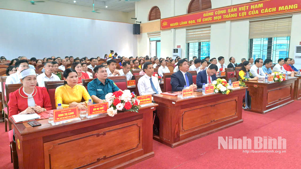 Các đại biểu dự hội nghị.
