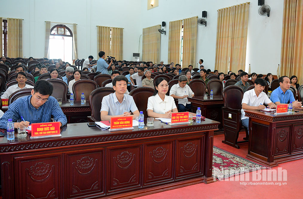 Các đại biểu tham dự hội nghị.