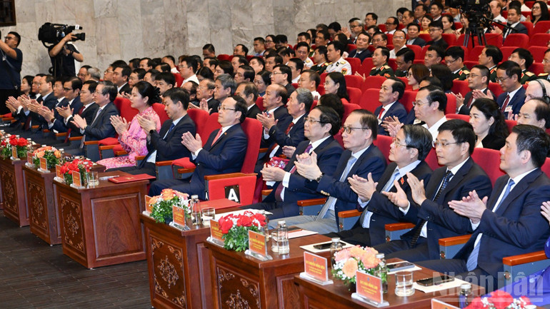 Thủ tướng Phạm Minh Chính, các đồng chí lãnh đạo, các đại biểu tham dự Lễ kỷ niệm. (Ảnh: TRẦN HẢI)
