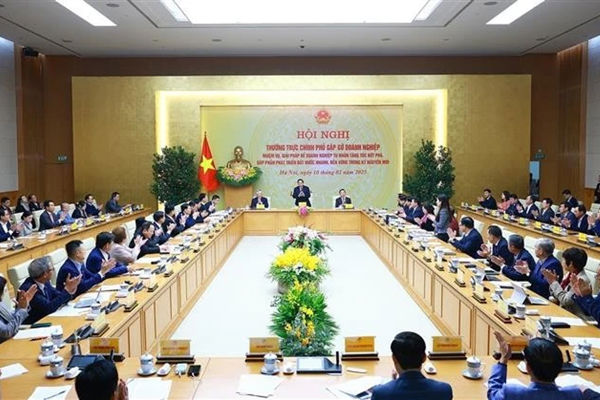 PM calls for businesses’ greater contributions to national development
