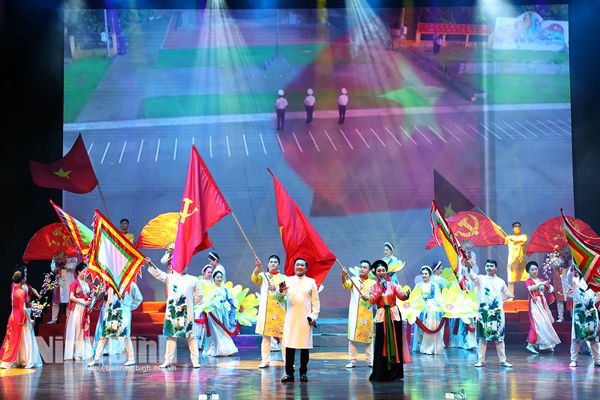 Vietnam Poetry Day 2025 kicks off in Ninh Binh