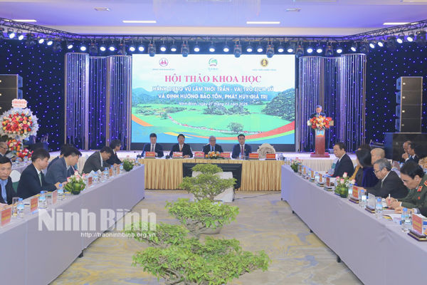 Seminar discusses ways to preserve Hanh Cung Vu Lam historical relic site in Ninh Binh