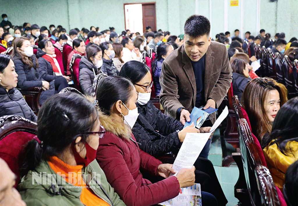 Communication work to popularise information to local people in Kim Son district.