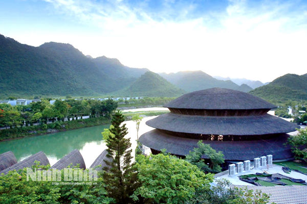 Ninh Binh works to attract investment in tourism infrastructure