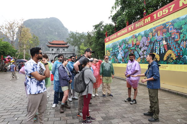 International tourist arrivals to Vietnam hit record high in Q1