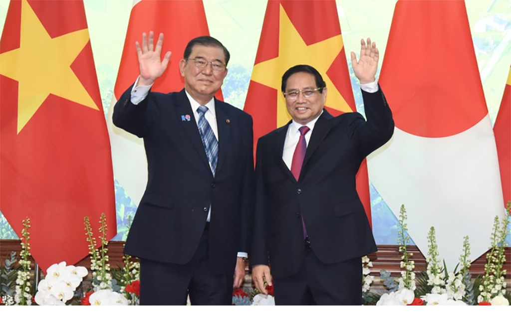 Prime Minister Pham Minh Chinh and his Japanese counterpart Ishiba Shigeru. (Photo: Tran Hai)
