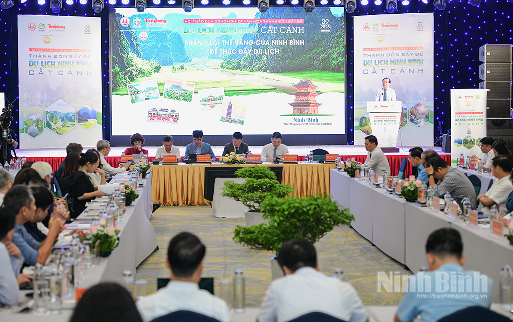 An overview of the conference on developing cultural industries as a driver for Ninh Binh tourism. 
