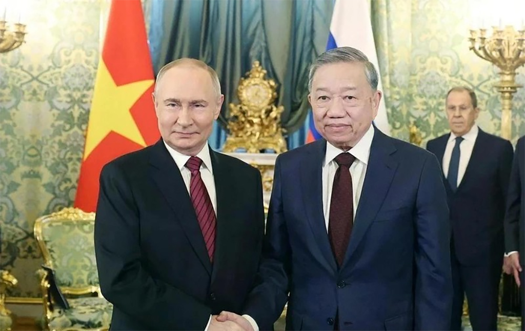 General Secretary of the Communist Party of Viet Nam Central Committee To Lam (R) and Russian President Vladimir Putin at their talks in Moscow. (Photo: VNA)