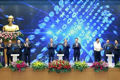 Prime Minister Pham Minh Chinh and delegates launch the national legal portal. (Photo: VNA)