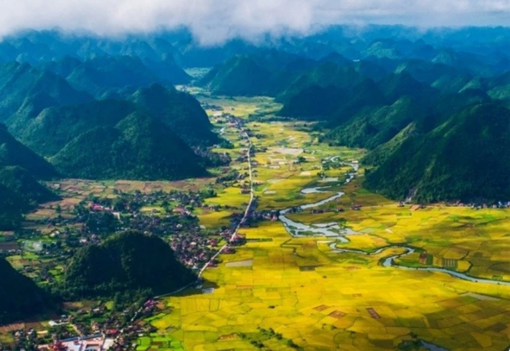 A view of the Bac Son limestone block in Lang Son Geopark (Photo: langson.gov.vn)
