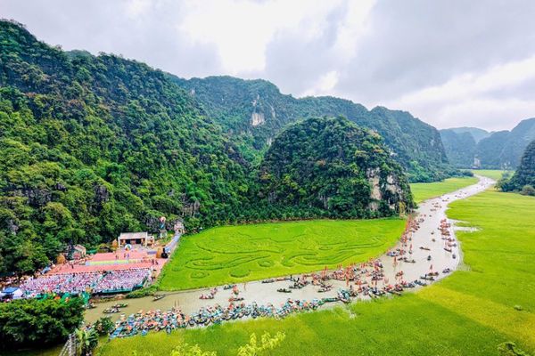 Ninh Binh achieves strong growth in tourism revenue