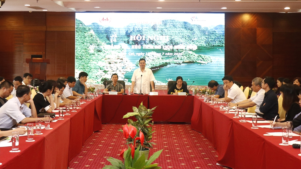 Dubbed the "Ha Long Bay on land" with nearly 100 spectacular caves, the Trang An Landscape Complex is the first mixed heritage of Vietnam that was recognised by UNESCO for meeting both natural and cultural criteria.