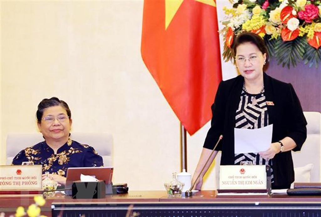 NA Chairwoman Nguyen Thi Kim Ngan speaks at the session.
