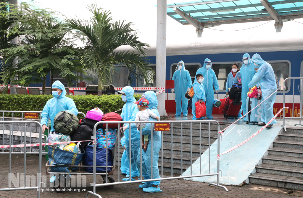 Ninh Binh citizens coming from COVID-19 hit provinces.