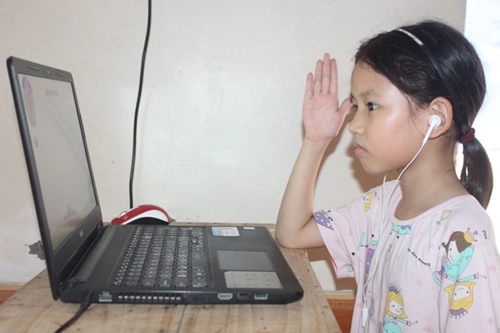 The program aims to provide computers and telecom services for students and pupils with difficult circumstances