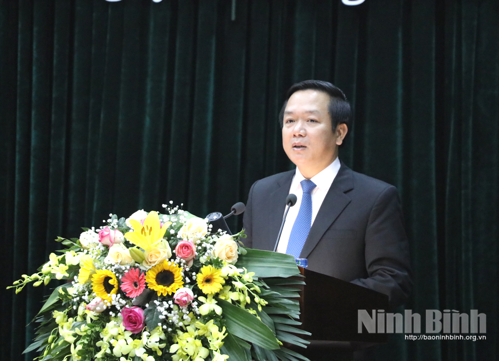 Ninh Binh honours outstanding individuals organisations in fight against COVID19 in southern localities