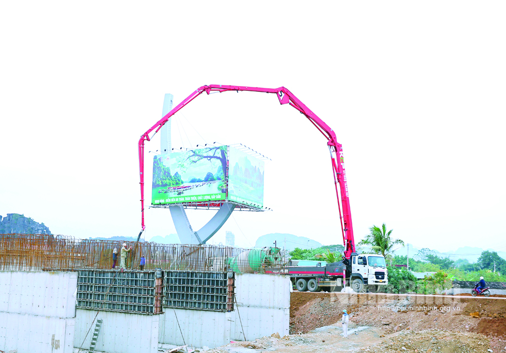Construction in the Cao Bo - Mai Son section of the North-South expressway.