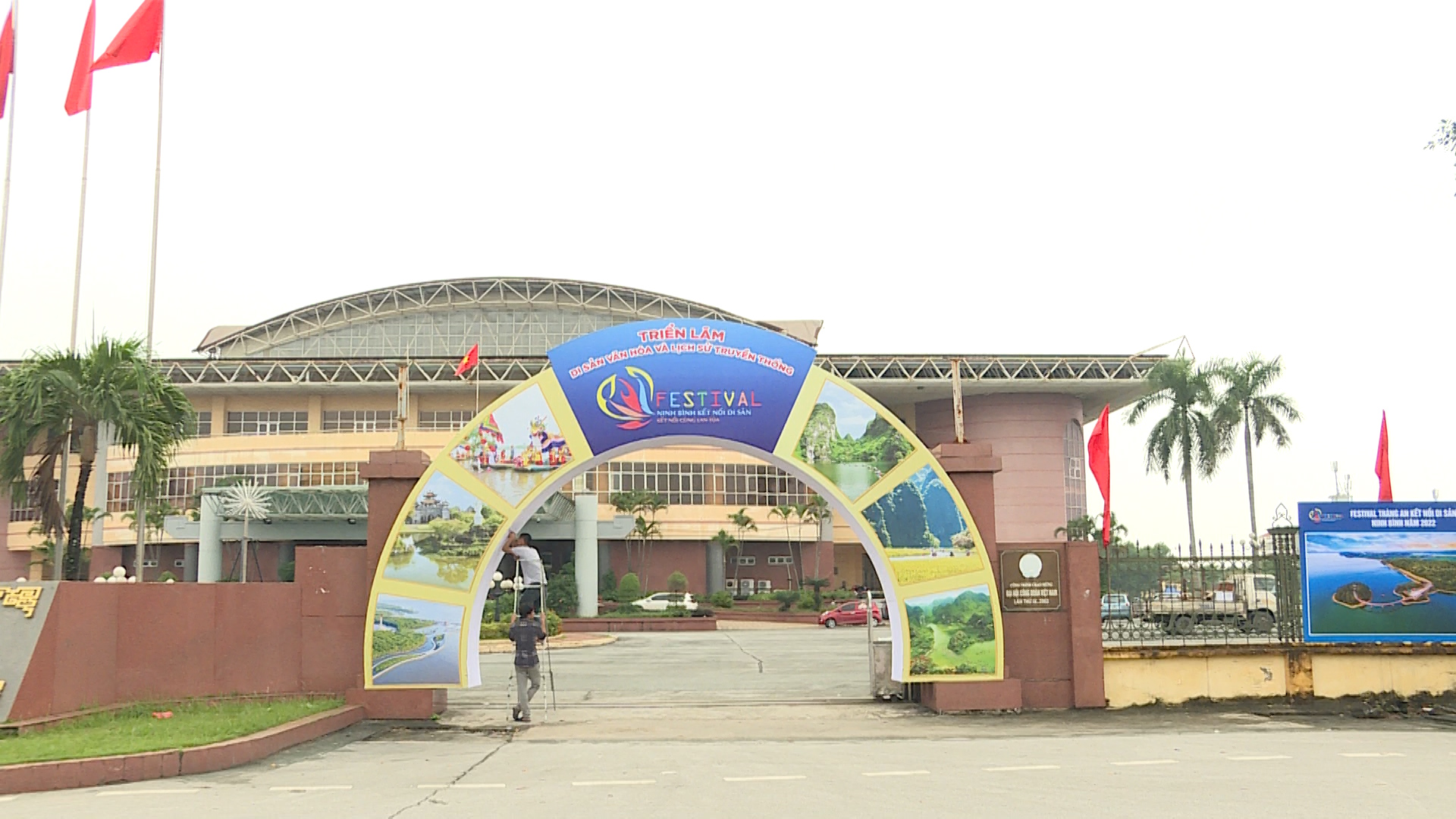 Photo exhibition of traditional cultural and historical heritages at the Ninh Binh Provincial Sports Complex.
