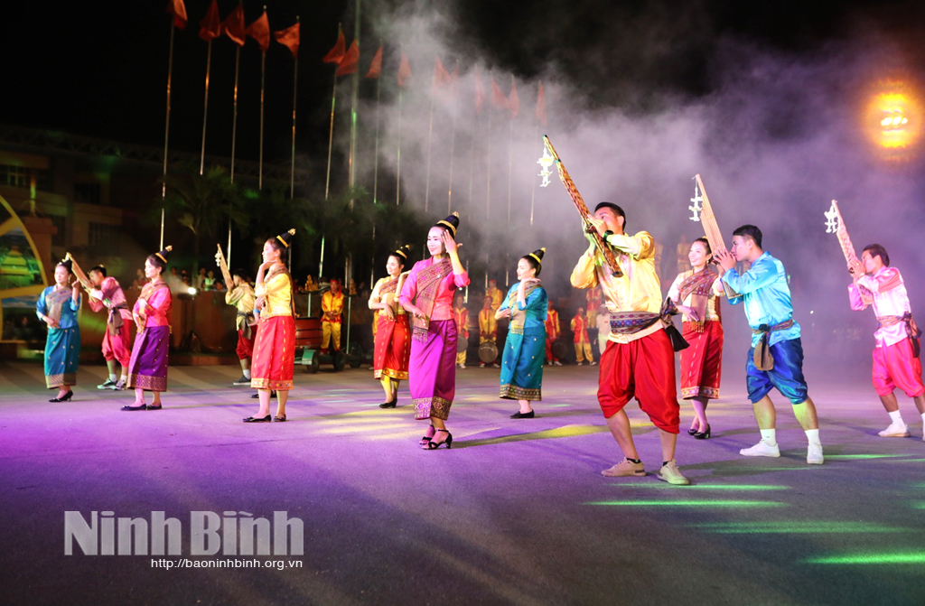 Joyful street carnival of 2022 Ninh Binh Festival