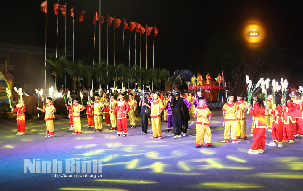 Joyful street carnival of 2022 Ninh Binh Festival