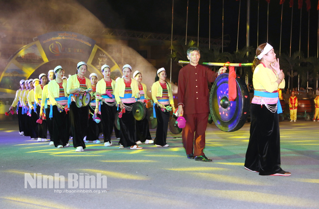 Joyful street carnival of 2022 Ninh Binh Festival