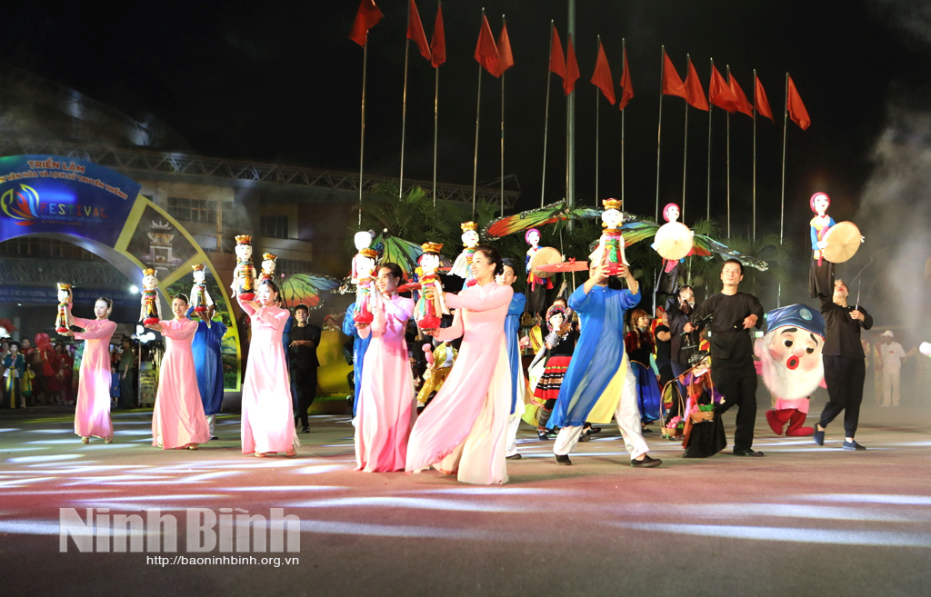 Joyful street carnival of 2022 Ninh Binh Festival
