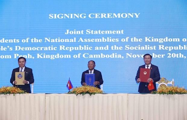 At the joint statement signing ceremony (Photo: VNA)