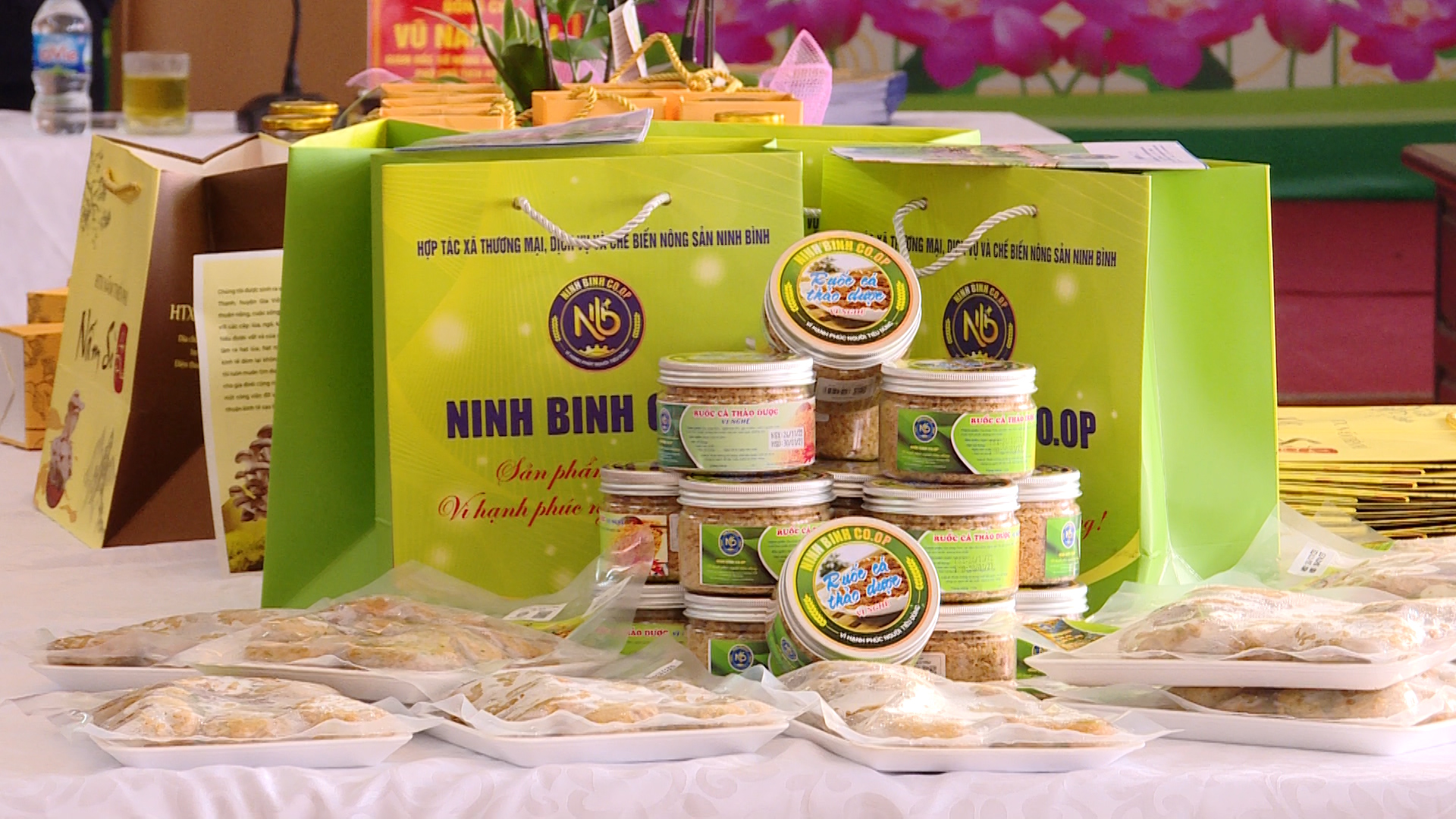 Five products were recognised as OCOP products in the fields of foodstuff and tourism services.