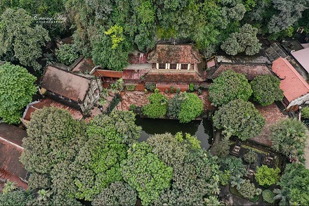 Unique pagodas hidden in caves